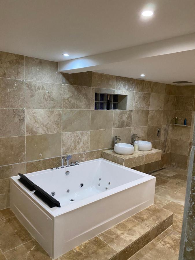 مبيت وإفطار Bourg-Saint-Andéol O Bain Soleil المظهر الخارجي الصورة