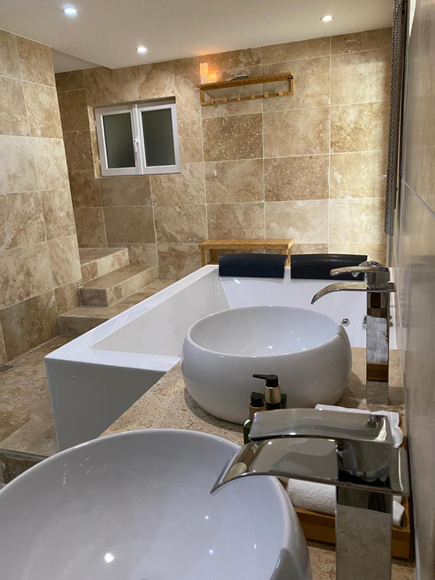 مبيت وإفطار Bourg-Saint-Andéol O Bain Soleil المظهر الخارجي الصورة
